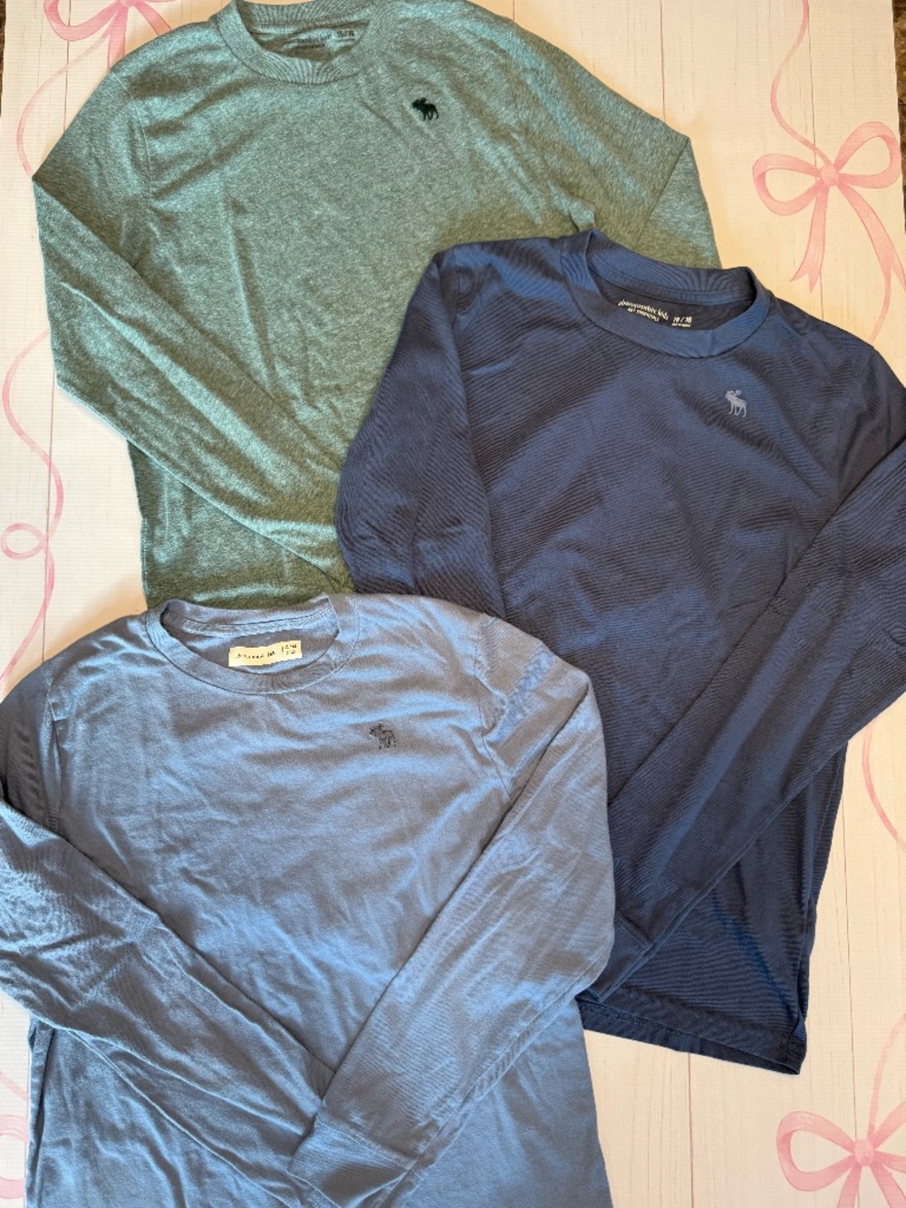 Abercrombie Kids Set of 3 Long Sleeve T-shirts 1 size 13/14 others 15/16